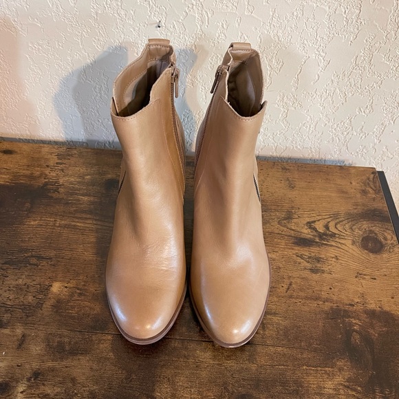 Naturalizer Booties / Boots - Size 7 - Carmel/Beige - Picture 2 of 7